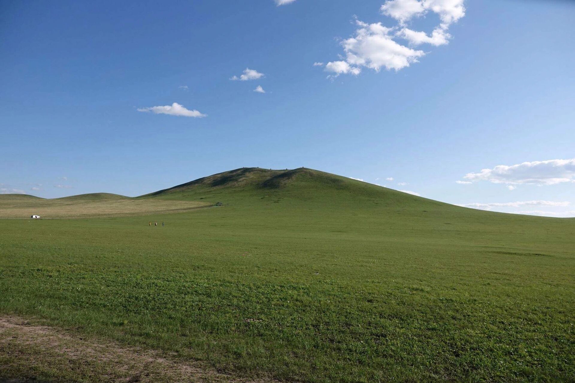 沈阳人身边的草原德力格尔草原 德力格尔是蒙语,意思是鲜花绽放,开阔