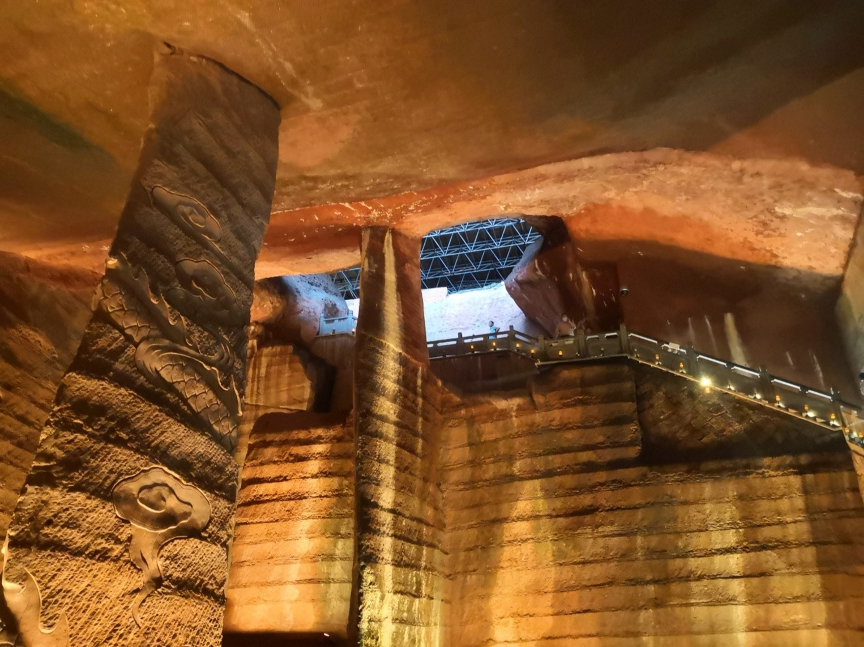 龙游石窟 龙游石窟是衢州市首个国家aaaa级旅游景区,是国家重点文物