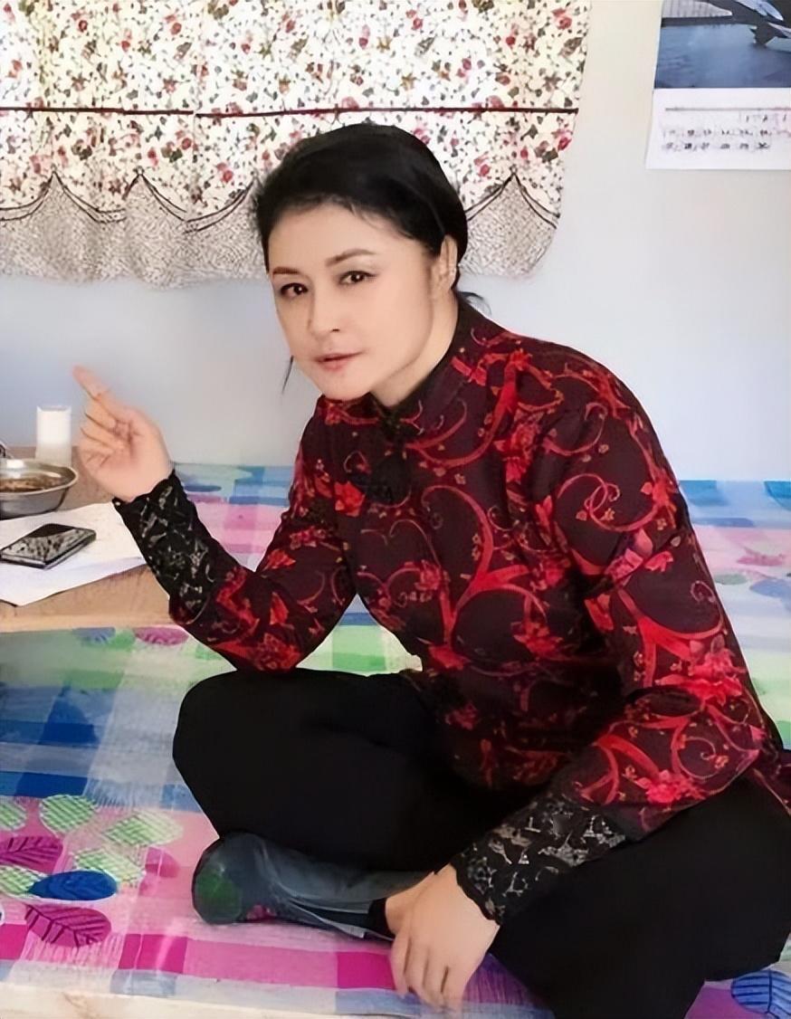 《乡村爱情16》昨晚首播,王云含泪交代谢大脚去向:回娘家过年了 大家