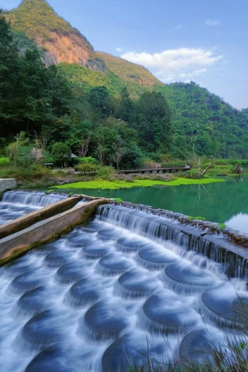 坝美风景区 位于云南省文山壮族苗族自治州广南县境内的坝美风景区,因