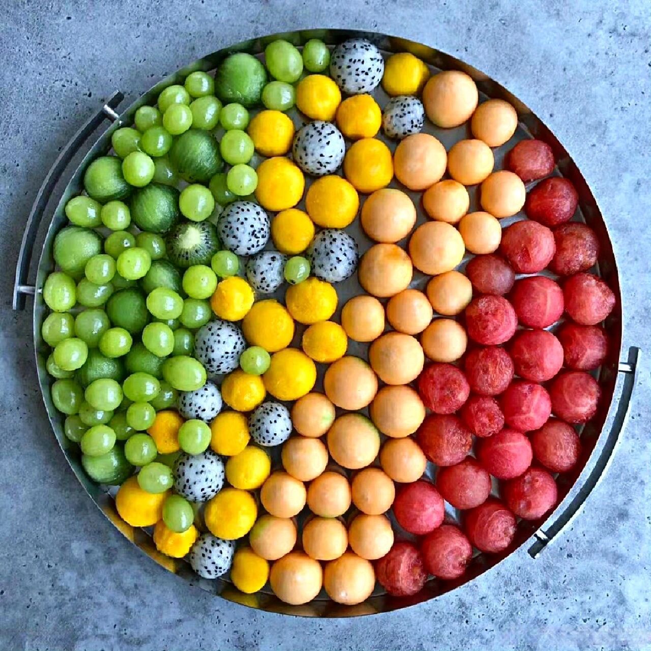 96绝绝子～高级水果摆盘彩虹版高颜值果盘 哇塞～对于水果控来说这