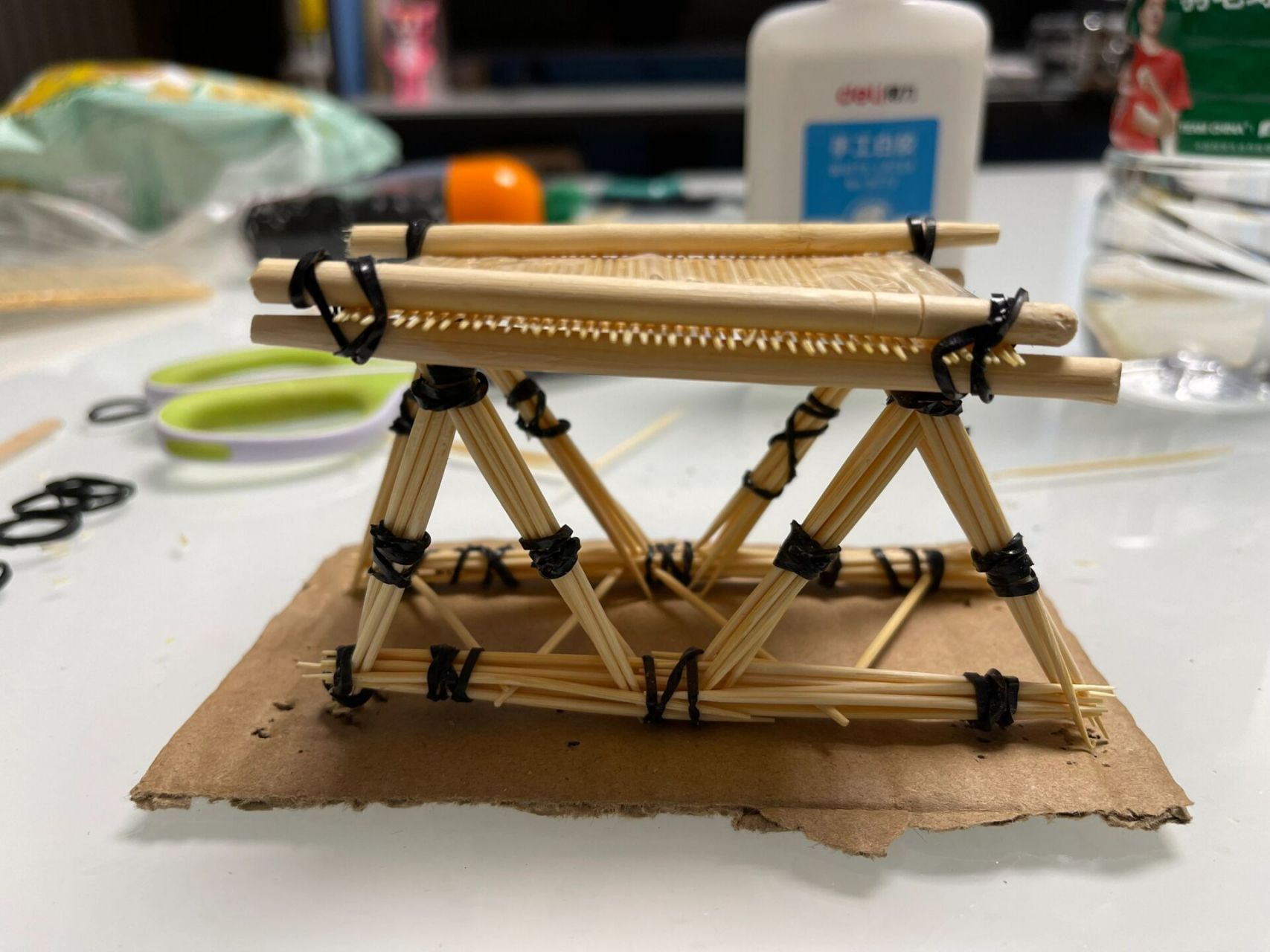 承重也就是一本书,做得有点残怎么说呢,做得不好是技术问题,不做就是