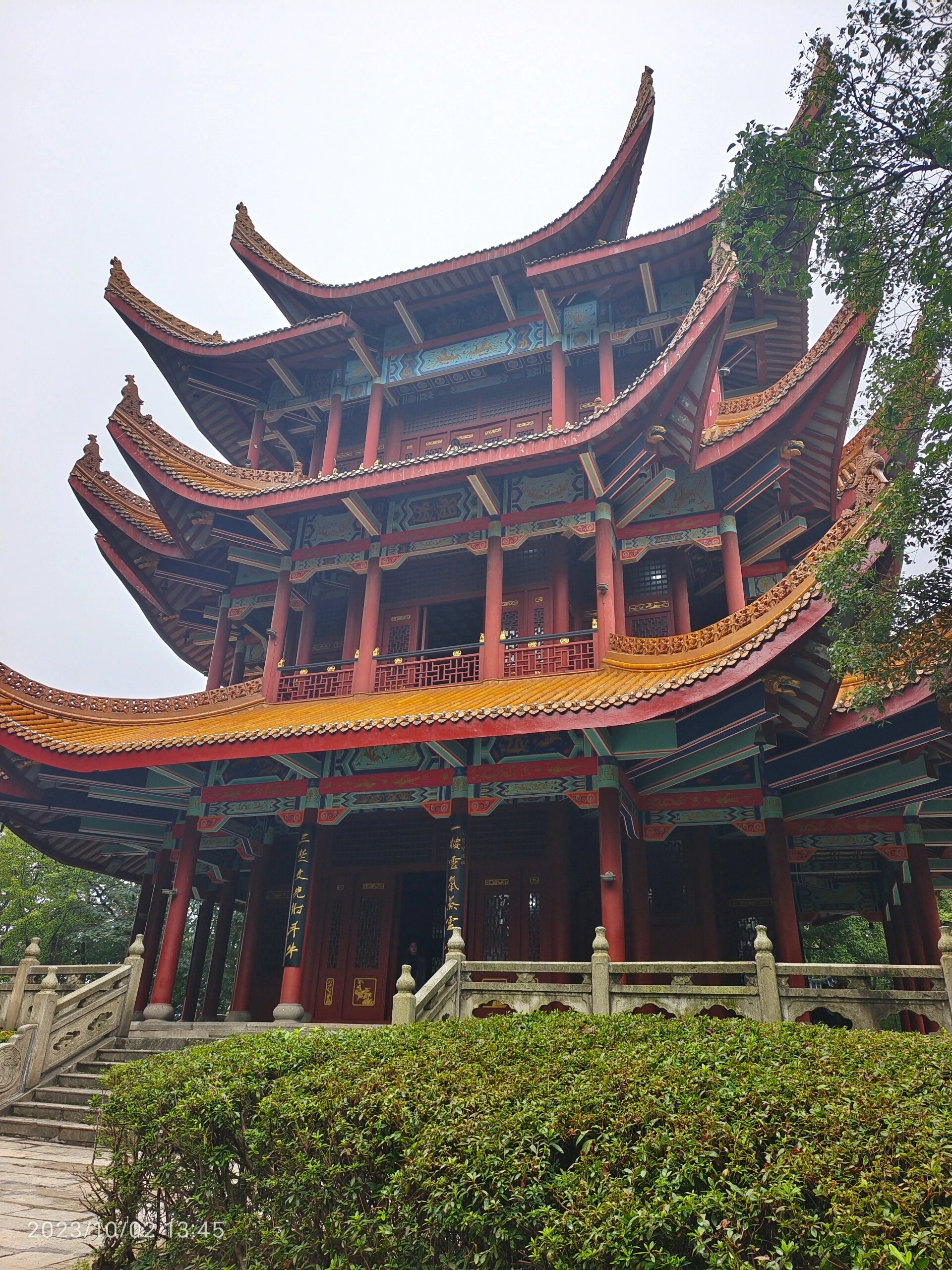 经过了昨天岳阳楼的摩肩接踵,今天城区街巷和金鹗山公园一日游!