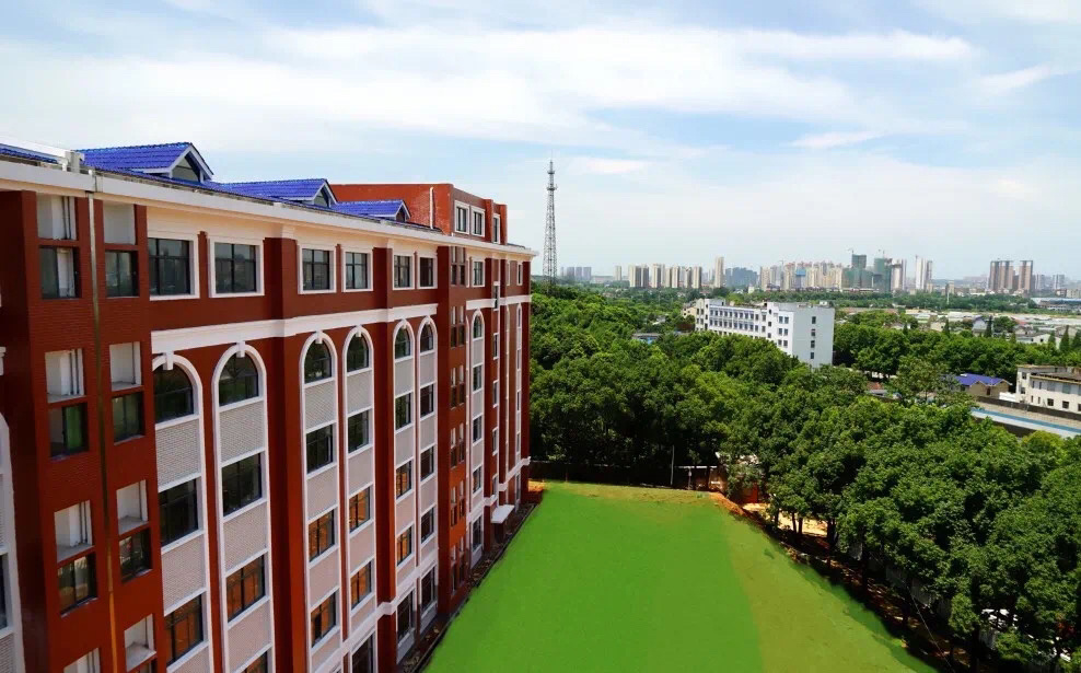 长沙中职介绍~湖南省中南艺术学校 学校简介:教育局主管,由万婴教育