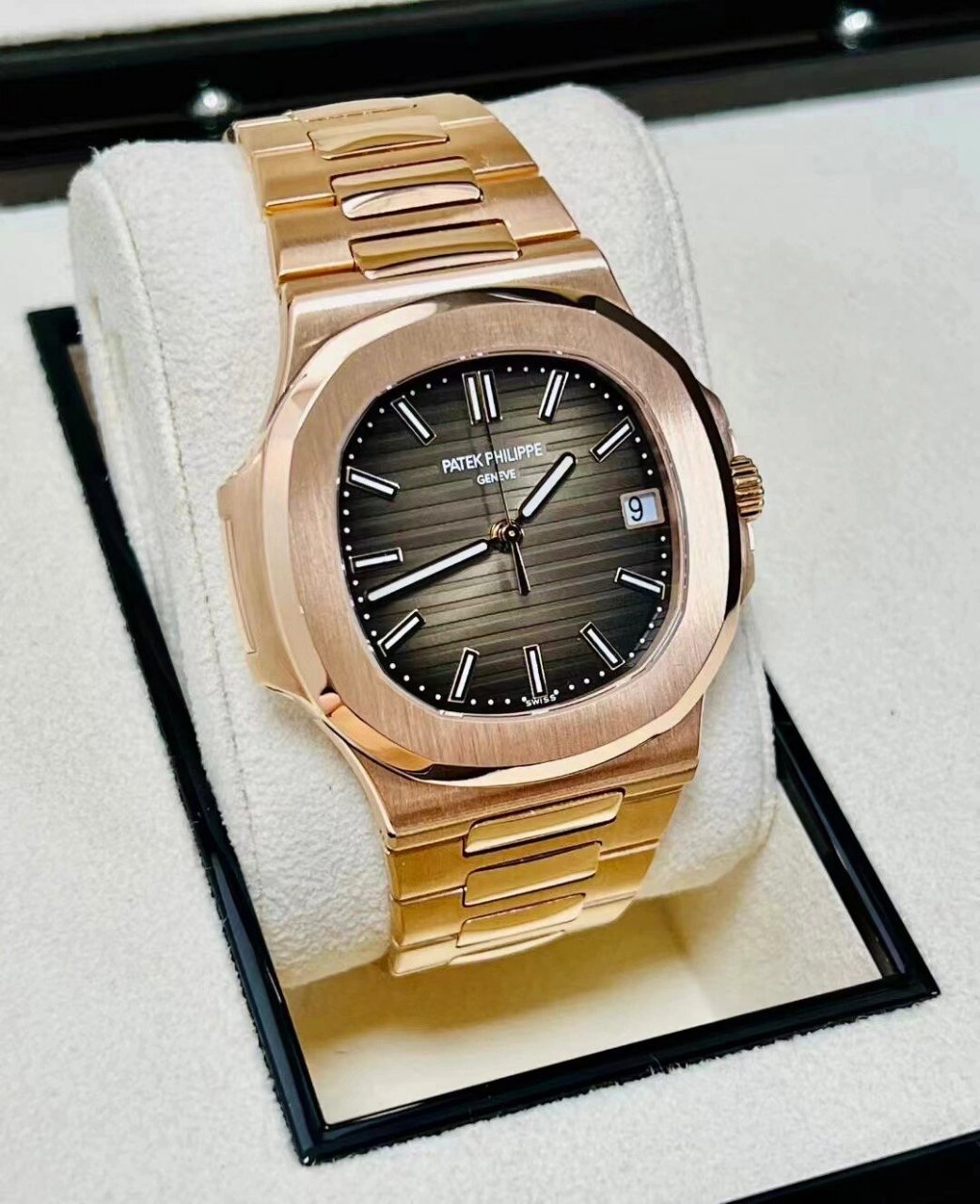 百达翡丽5711/1r-001全金鹦鹉螺