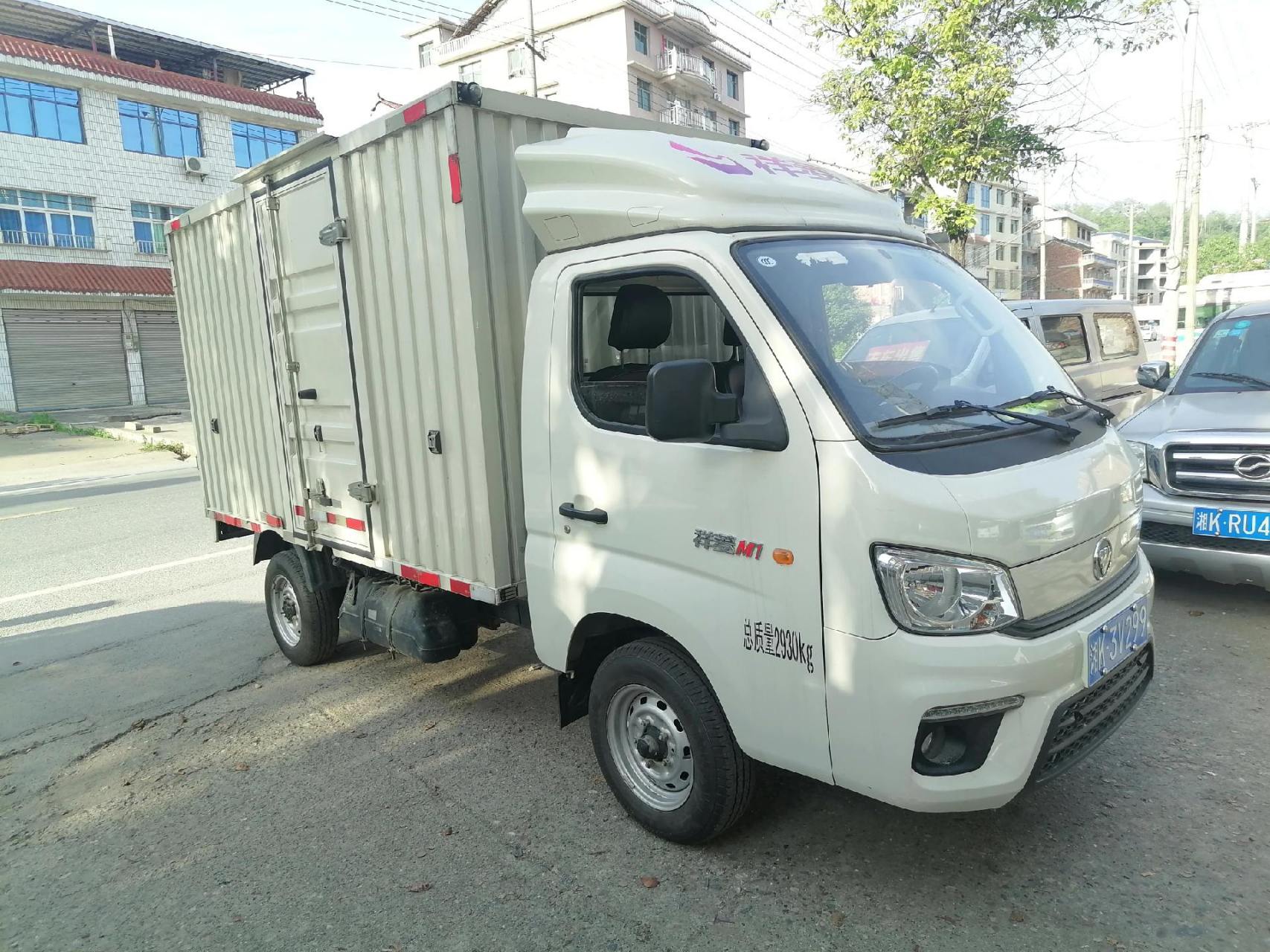 2023年8月上牌福田祥菱m1厢式货车,1.6排量,空调助力,货厢3.2长,1.