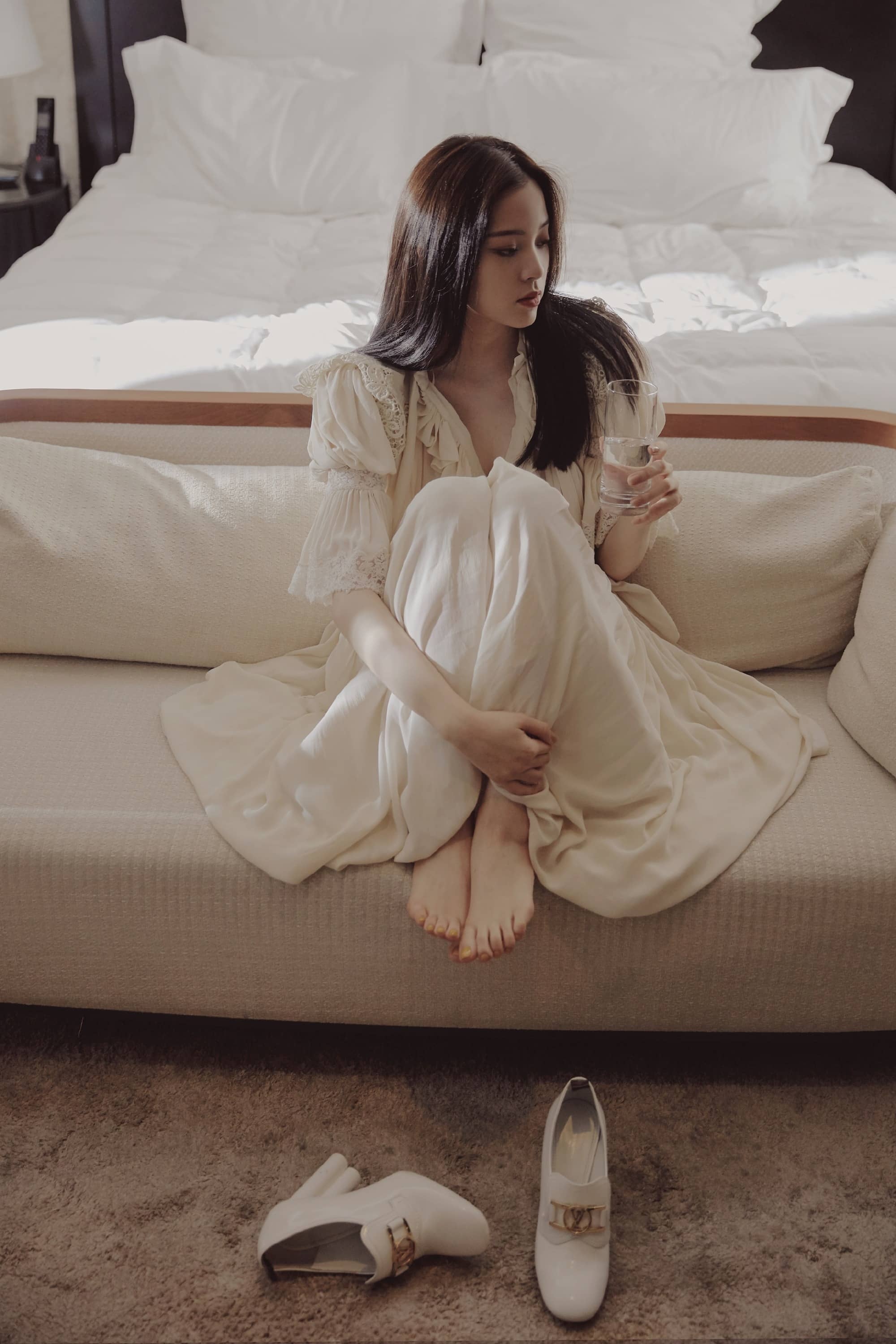 欧阳娜娜光脚丫妆造精选