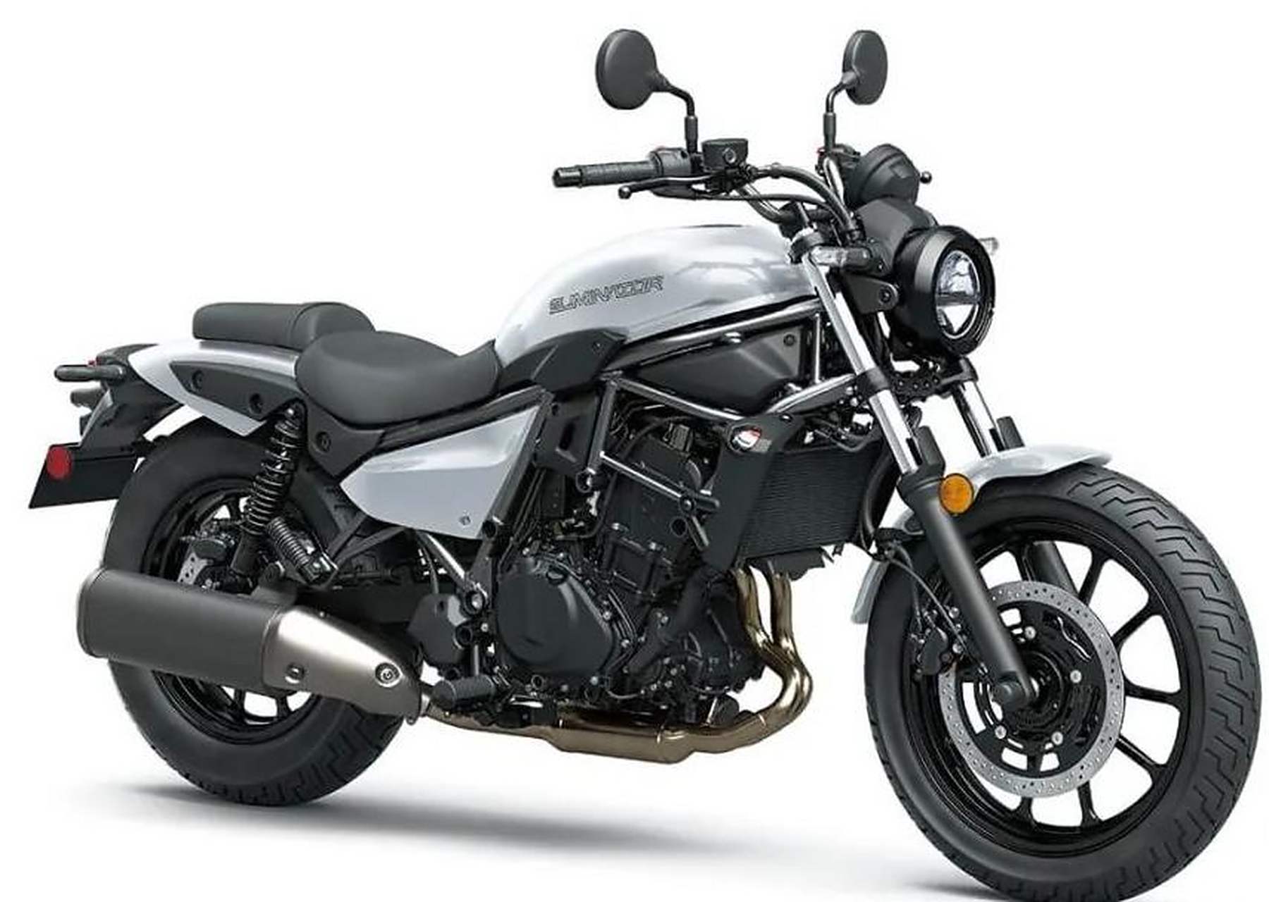 450,搭载了450cc级别的新发动机,增强了低速行驶的驾驶体验,新车的