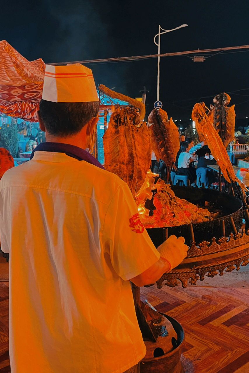 分享库车最值得逛的夜市 库车的乌恰夜市,南湖夜市都逛过了,过于现代