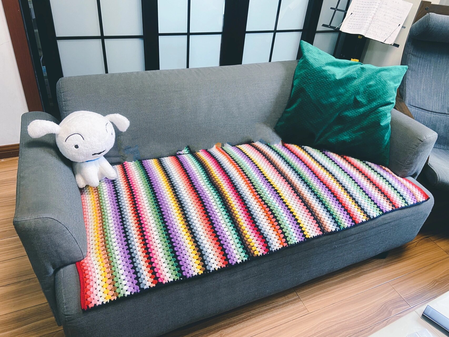 钩织的沙发垫,消耗家里乱七八糟的毛线