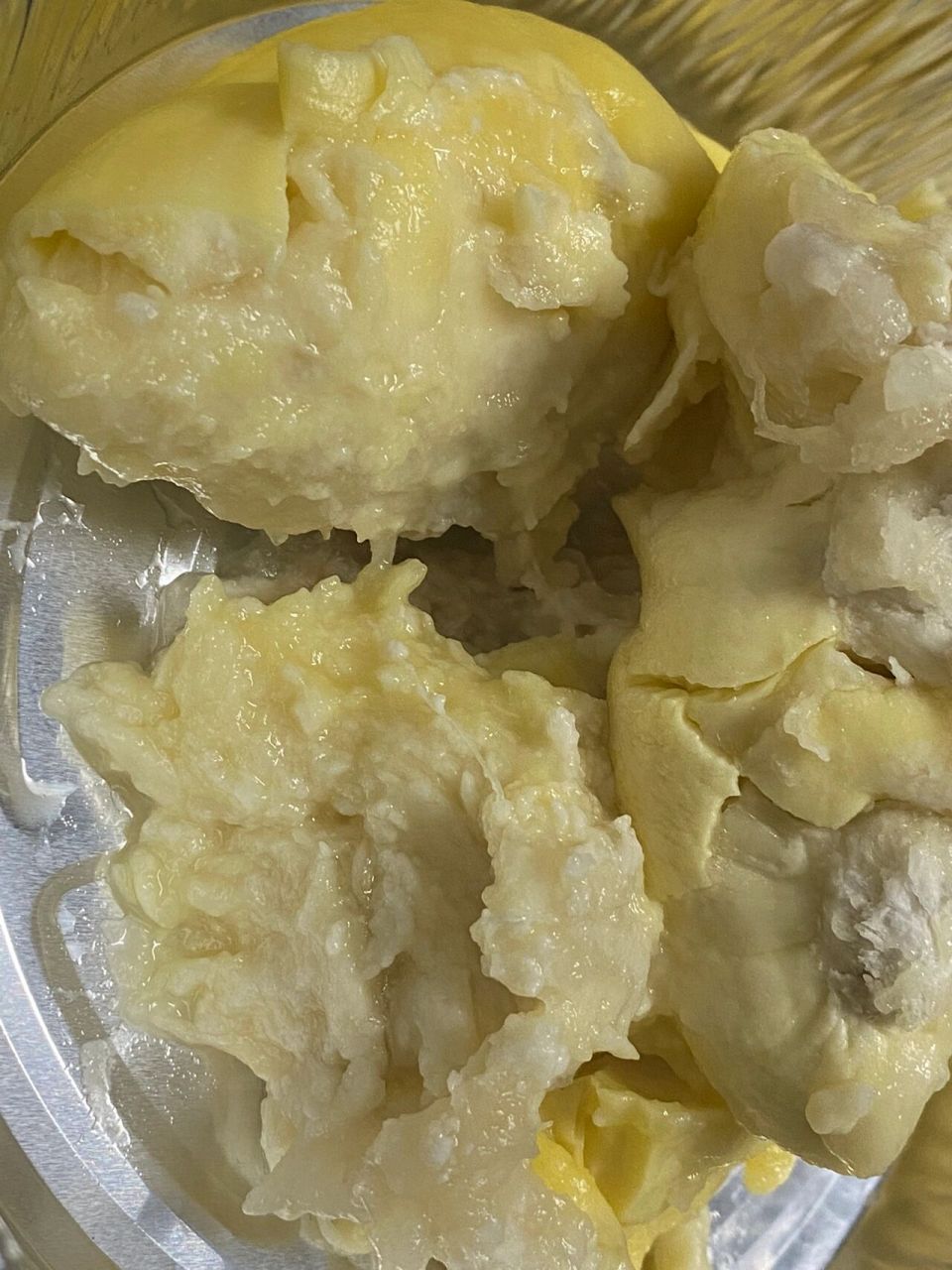 榴莲熟透了还能救吗 今年买的第三个榴莲,在永辉看中的这个微微开口的