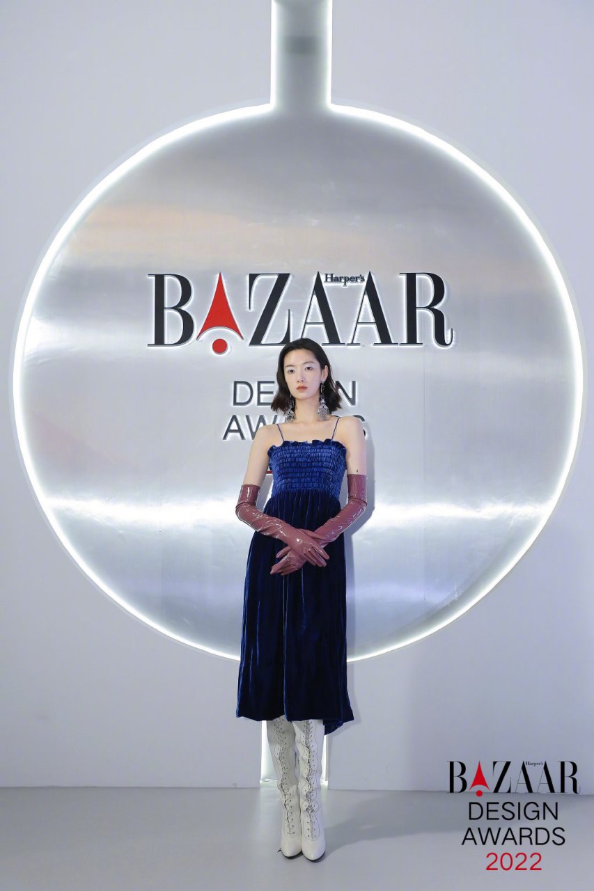 「了不起」的cici项偞婧空蛹出蝶 作为明星体验官,亮相第一届#时尚