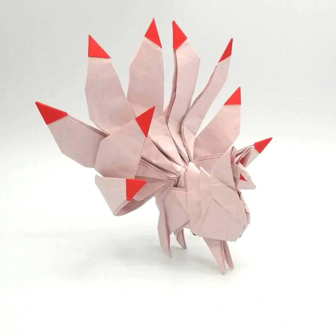 山海经折纸(其一) 尝试用折纸的方式演绎山海经 作品: 1,九尾狐 2