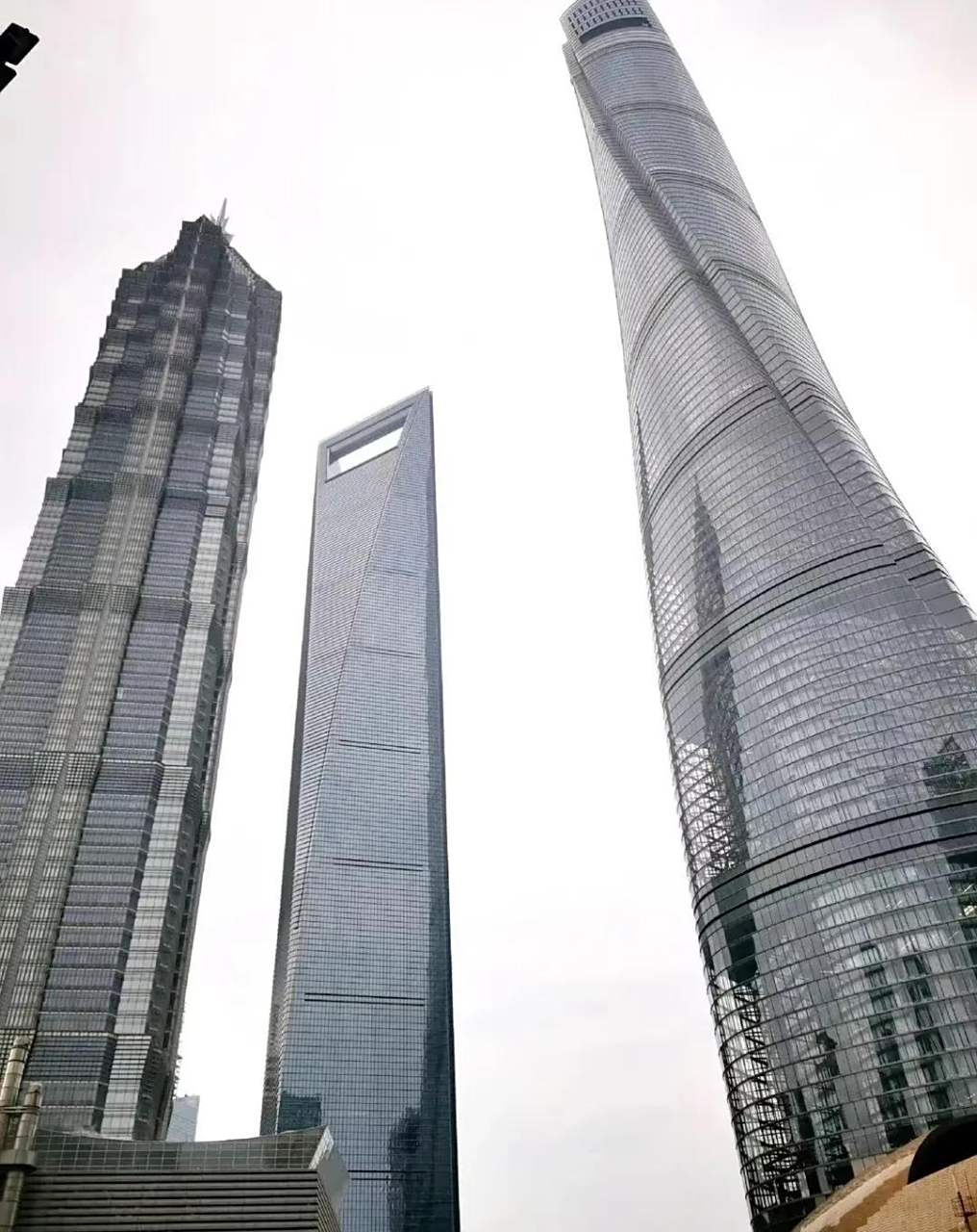 上海陆家嘴三件套:  1,开瓶器:上海环球金融中心.高492米.