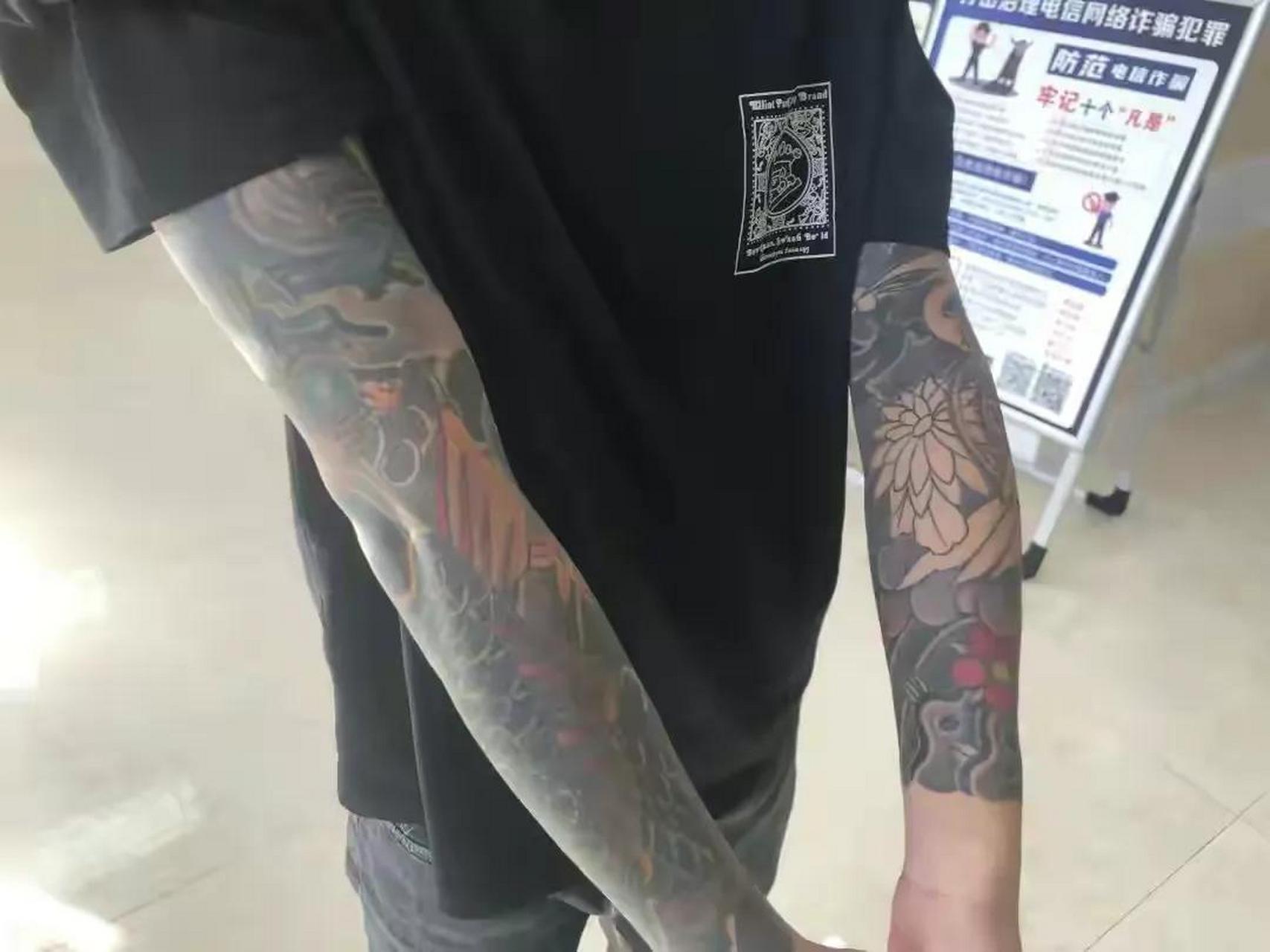 中专学校拒收纹身少年有啥问题?