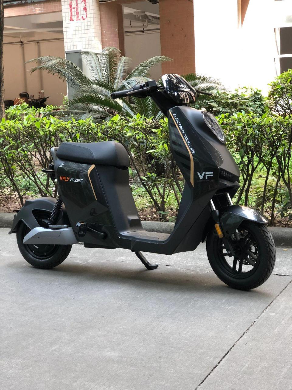 雅迪vfly z150高性能高编航列探索无限可能 自带气场 .