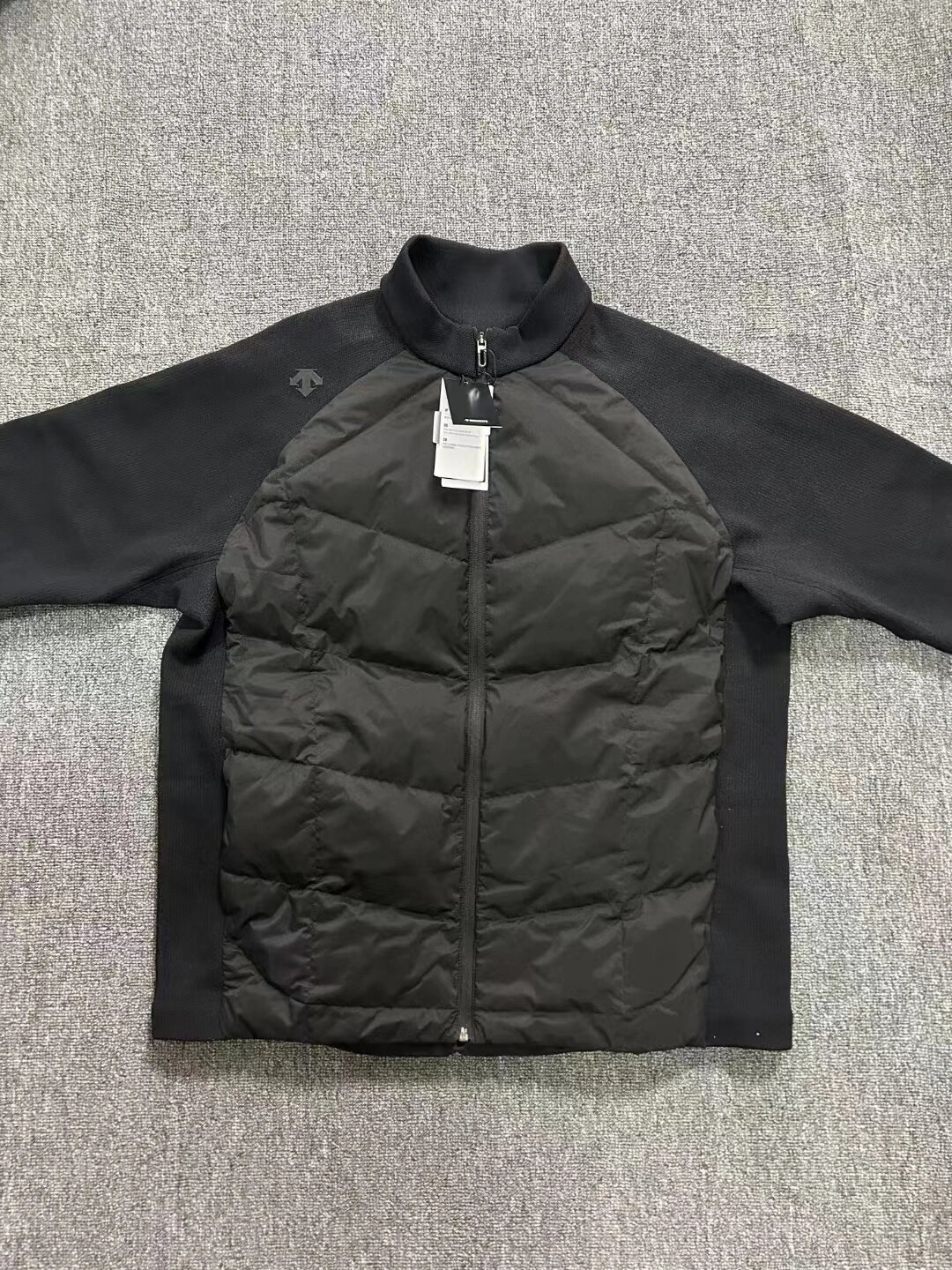 迪桑特羽绒服安欣同款 安欣同款,官网2990在售,少有的东西 三标齐全