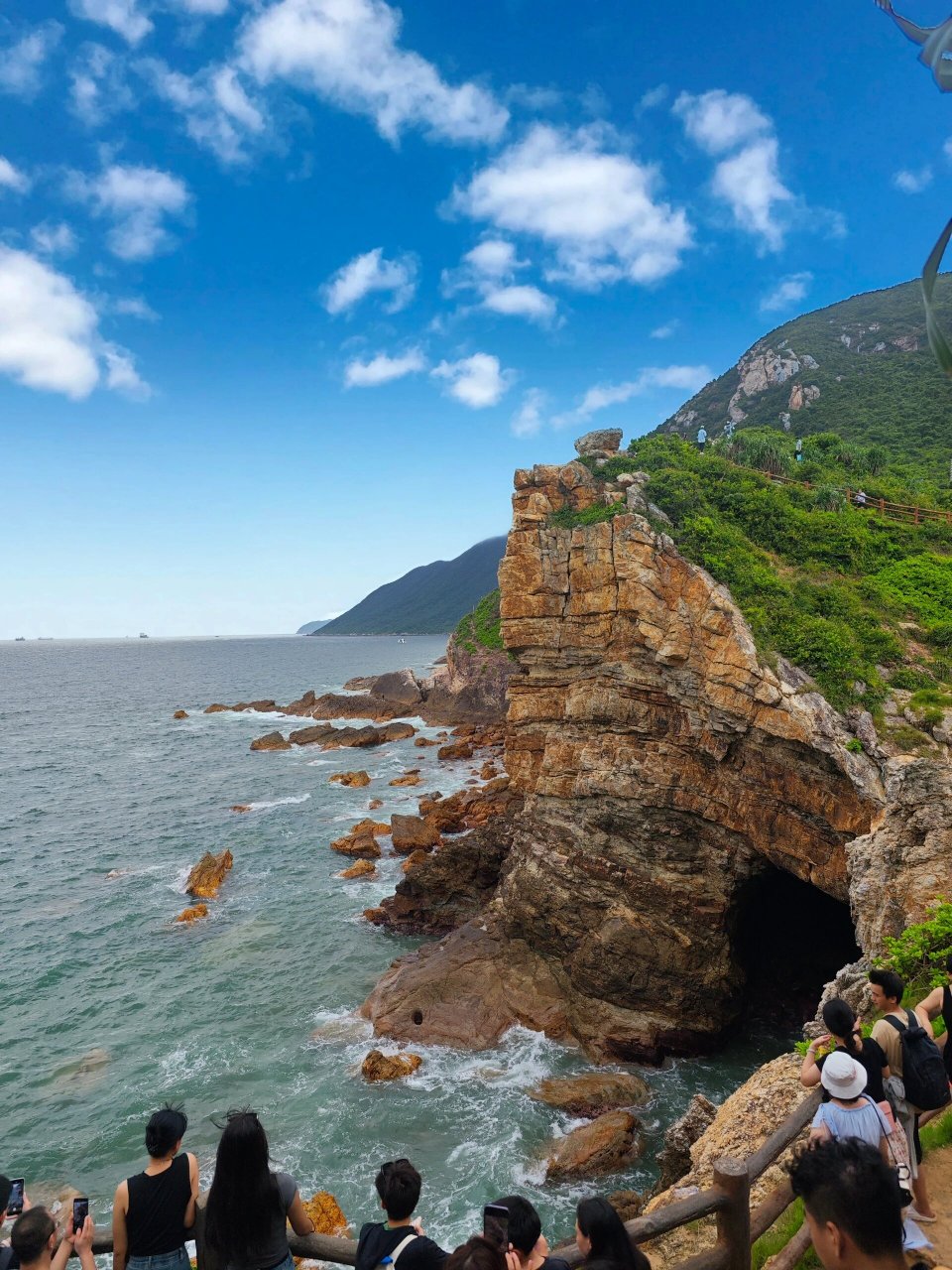 深圳杨梅坑海滩攻略 首先我们是打算打卡杨梅坑→鹿嘴山庄(美人鱼