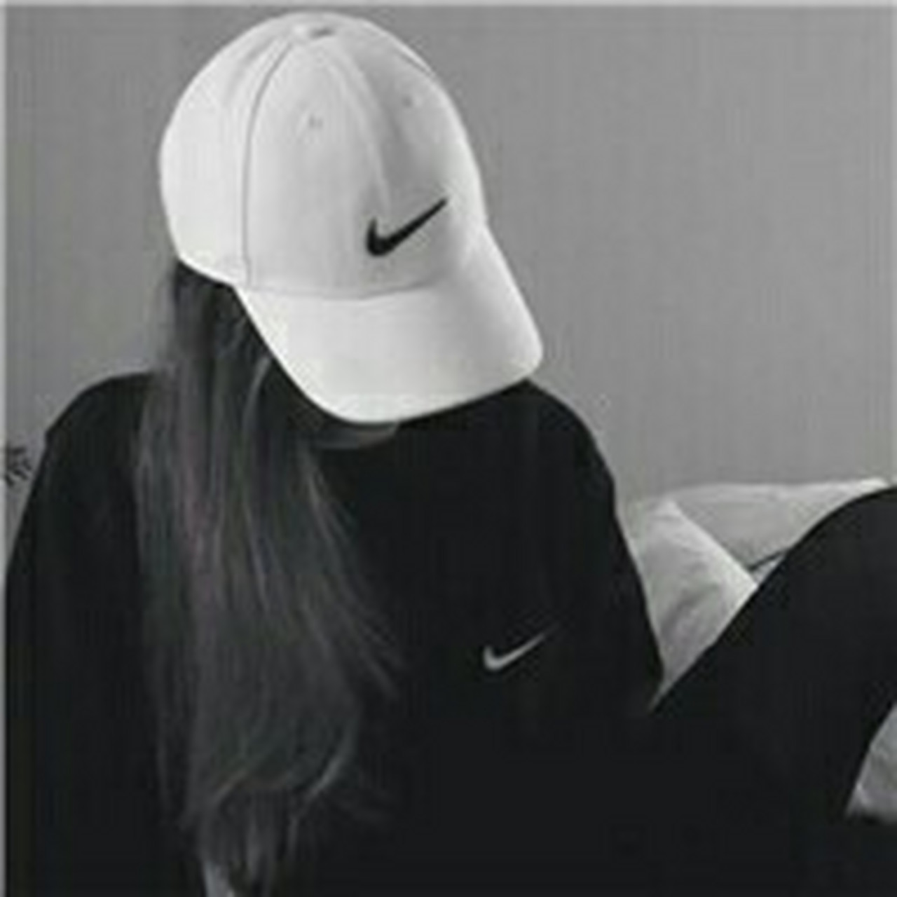 霸气但又不露脸的女生头像 第一次发表不好看,请不要介意哦 请点上一