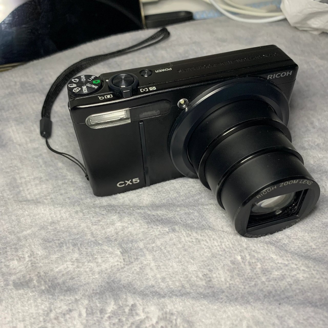 理光cx5 算ccd,但是cmos卡片机,1000w像素 十倍光学变焦,打鸟摄月