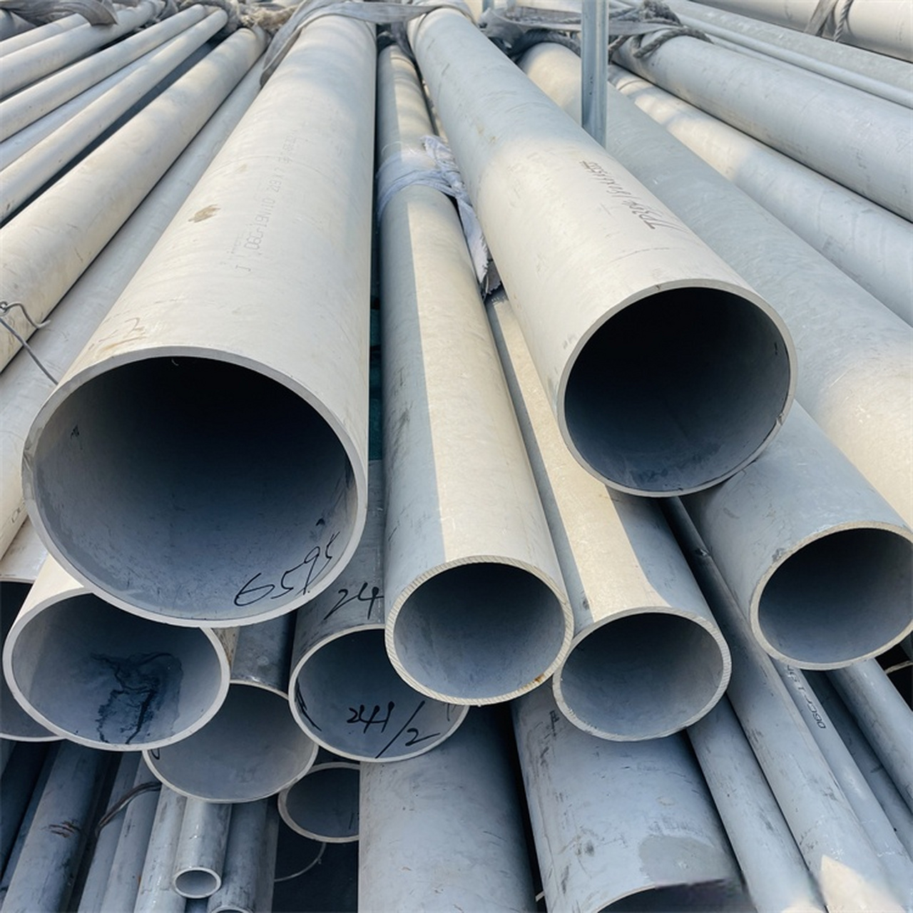 热轧和冷轧都是型钢或钢板成型的工序,它们对钢材的组织和性能有捍篌