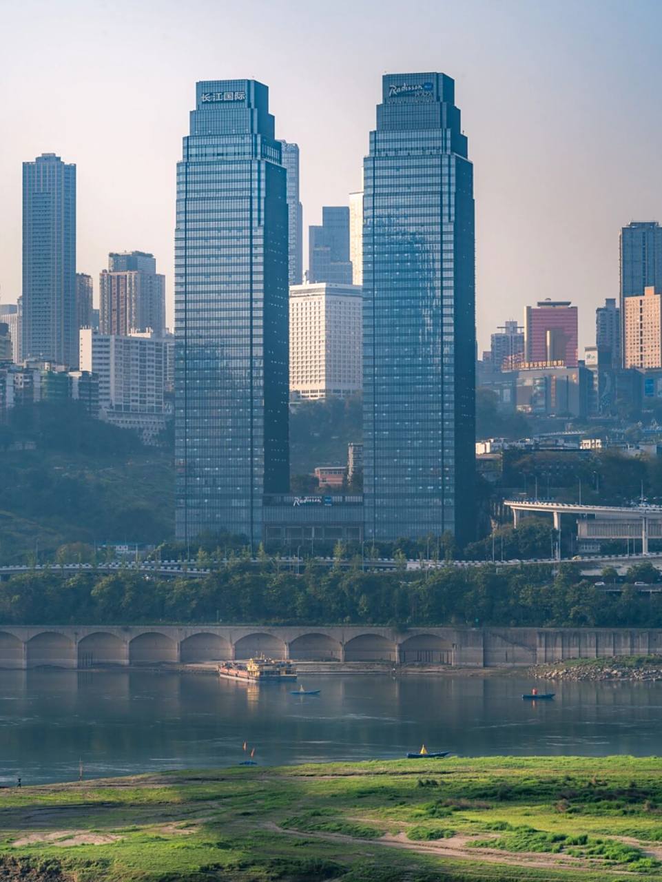 不允许有人没看过 晨光下的长江国际格外的美 - #重庆# #长江国际