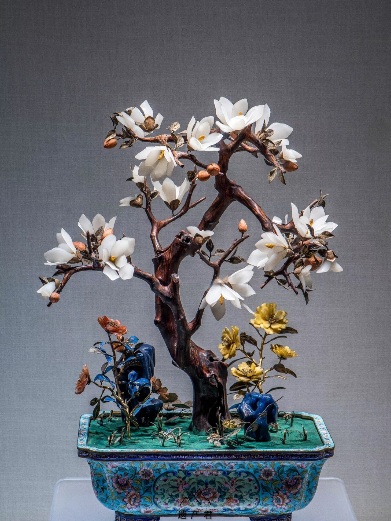 故宫的清代白玉雕玉兰花盆景