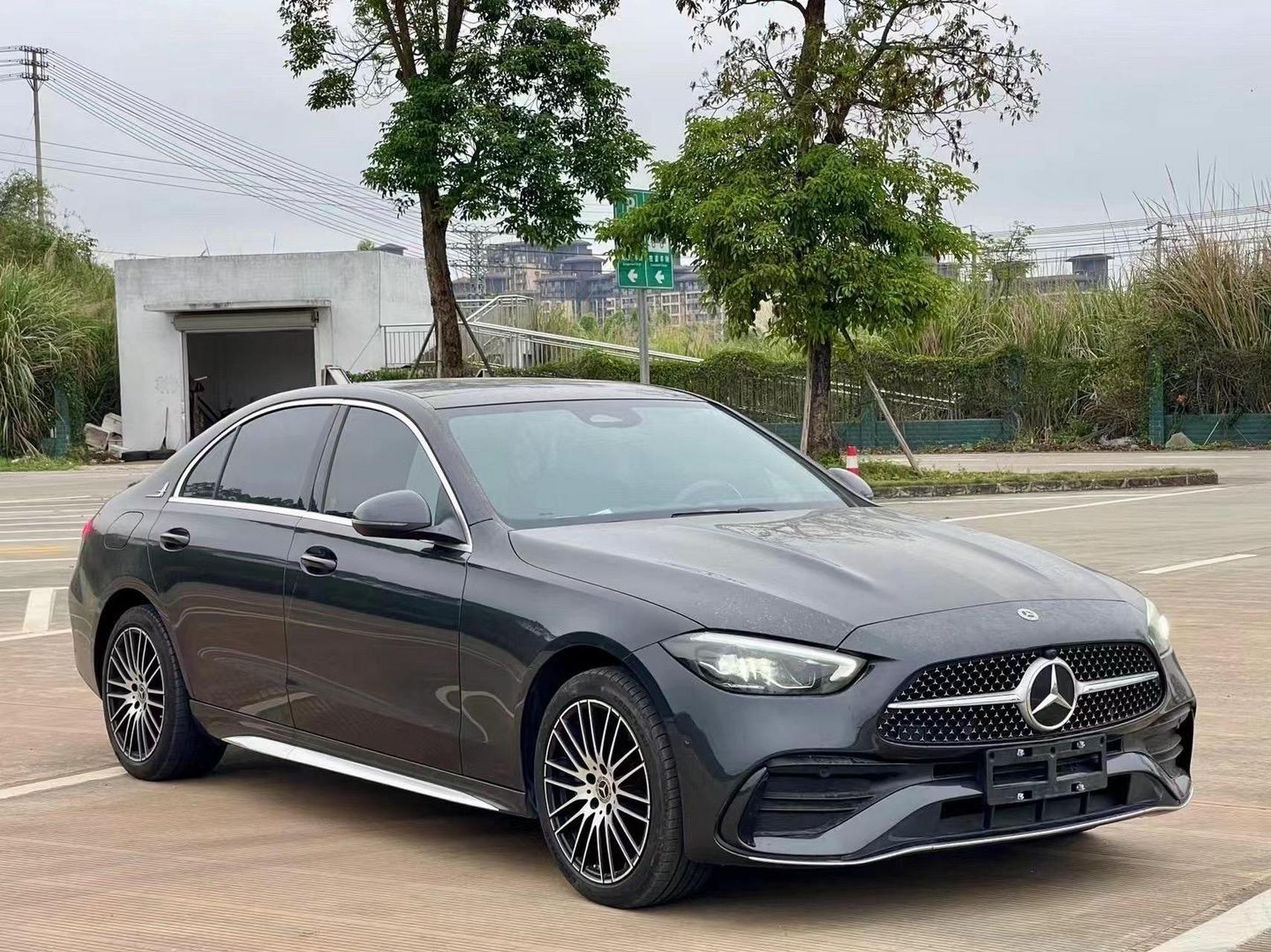 23年奔驰c260l运动版  石墨灰车漆;轻混系统动力好开省油 ,90%原漆,64