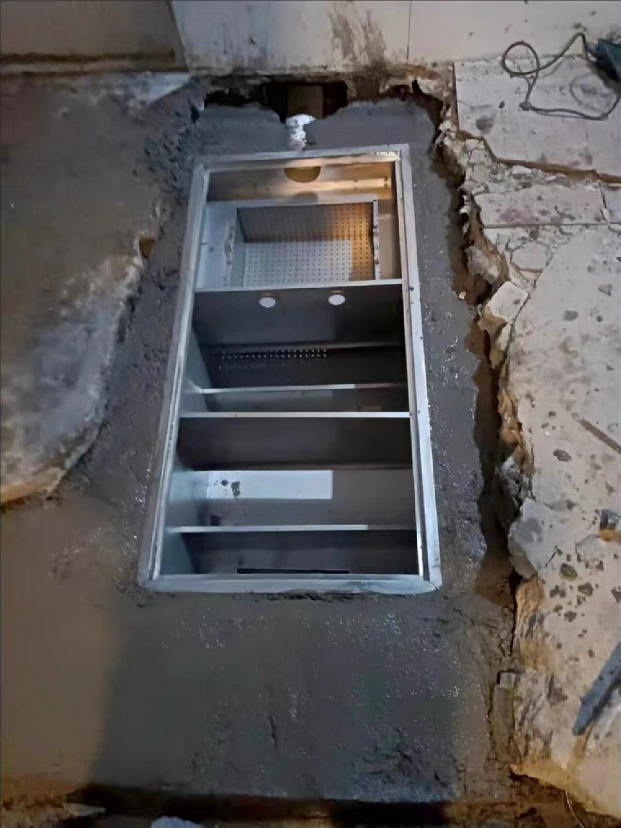 油水分离器现货 油水分离器餐饮火锅饭店厨房污水过滤器三级隔油池