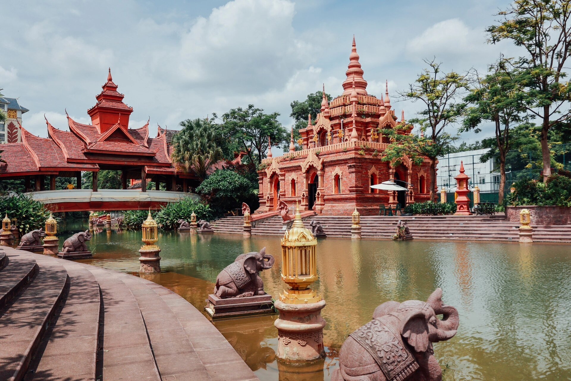 西双版纳免费小众景点——傣乡水城