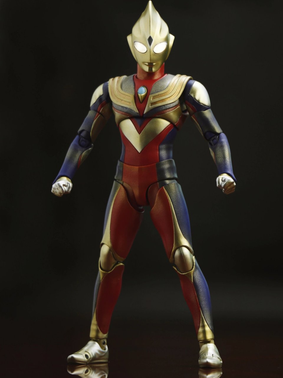 2023年万代魂会场限定 真骨雕迪迦闪耀型 这次对比初版复合型迪迦腰部