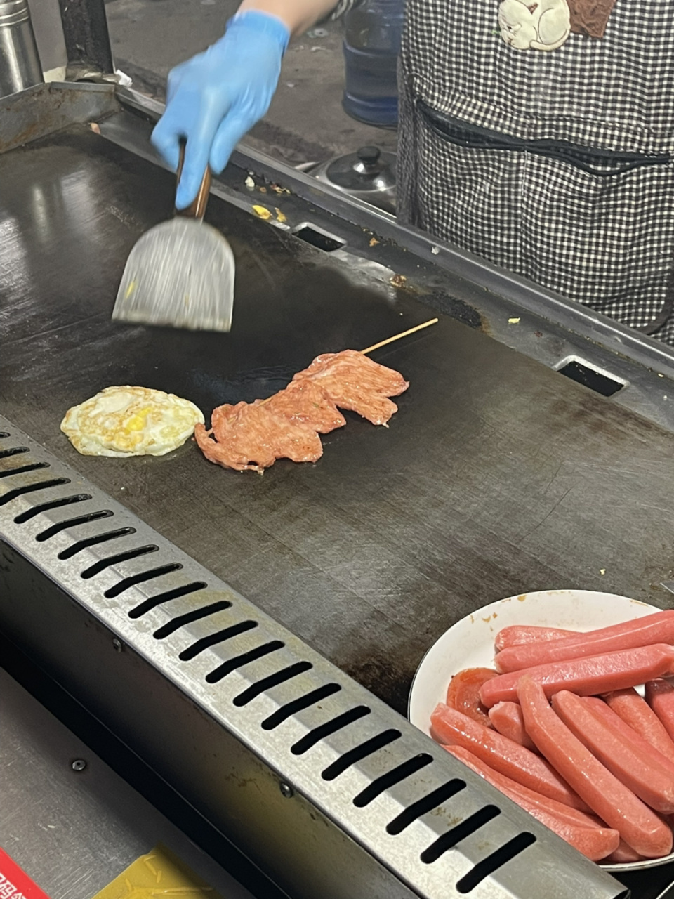 菏泽美食61铁板里脊饼 嘎嘎好吃啊! 这是我小时候的童年回忆啊!