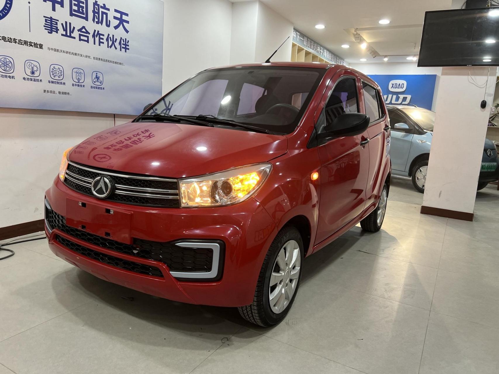 今日新到一台试驾车,丽驰v6,60伏油电两用,四桥原车轮胎,带倒车影像