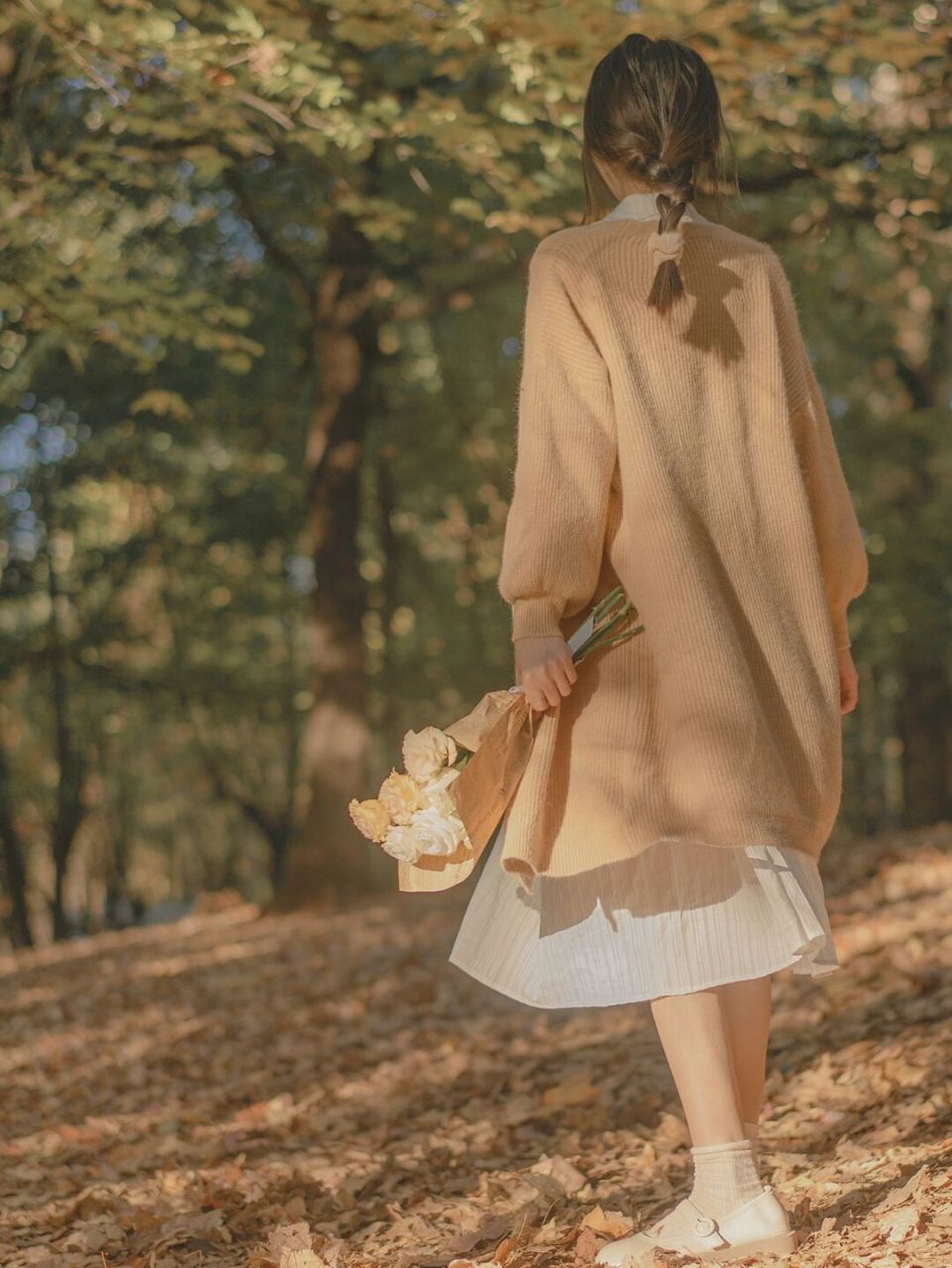 遇见生活中的电影感 用相机记录普通日常 带上桔梗花束 冬日暖阳的