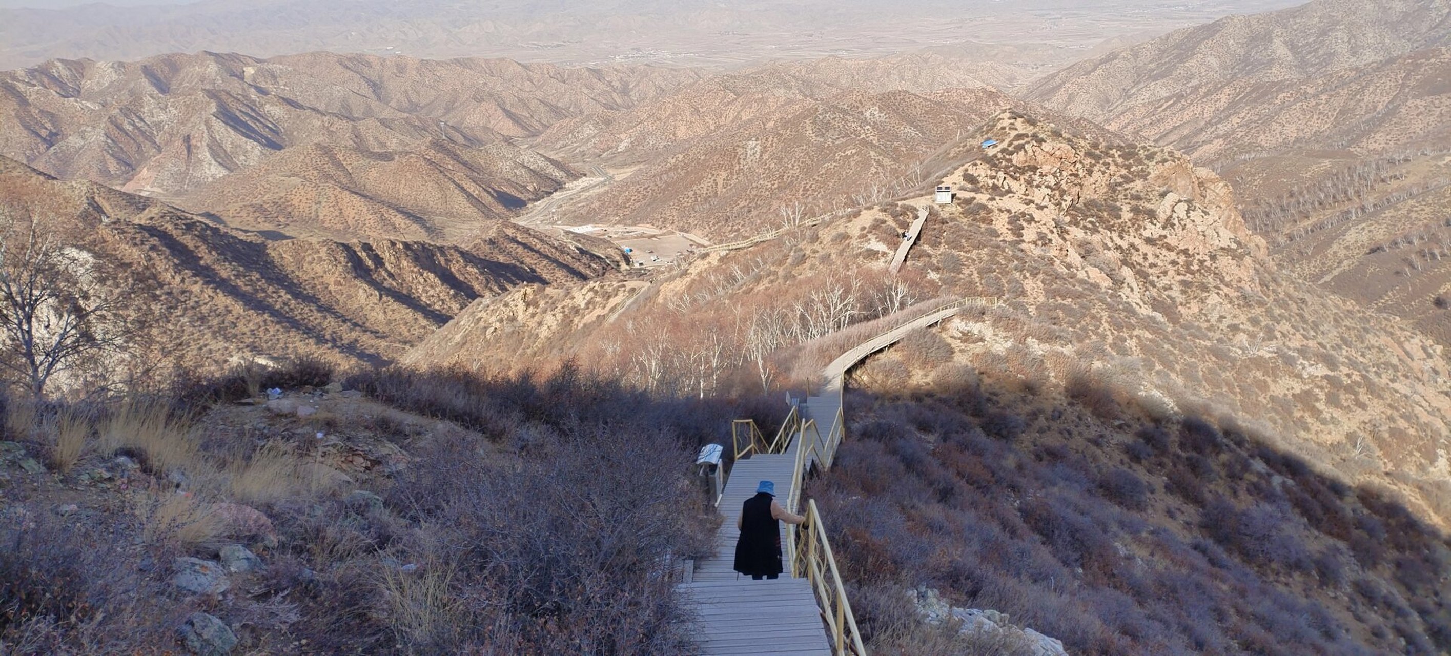 包头固阳马鞍山 母亲一直想去爬黄山,今天带着老妈抓着秋天的尾巴