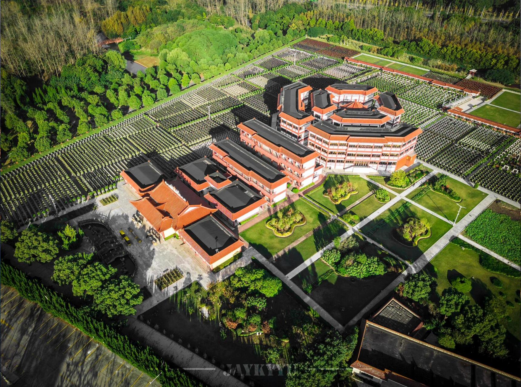 上海墓园光影【福乐山庄】「航拍」 墓园,一个所有人都在回避,却又不