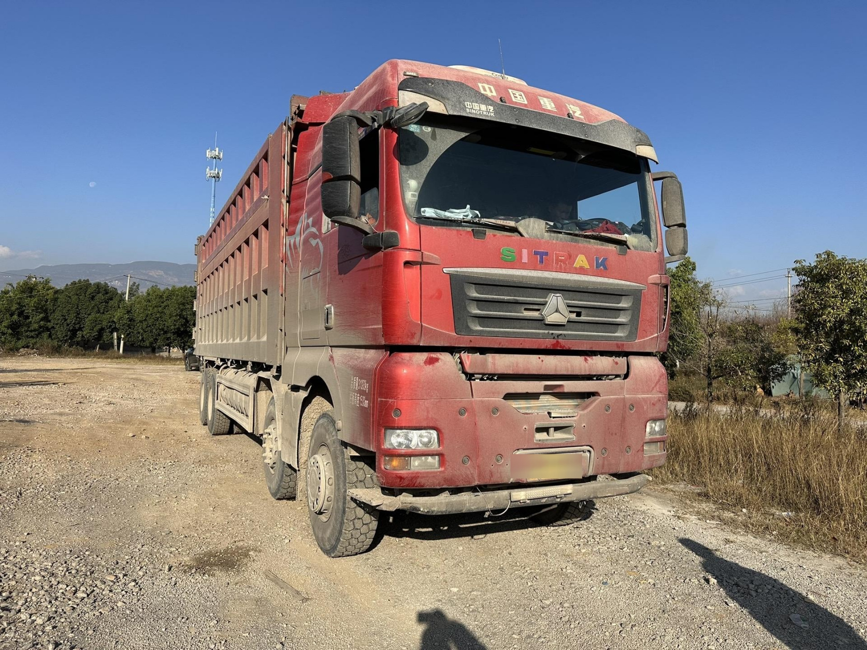 汕德卡大四桥自卸车.540马力,8.