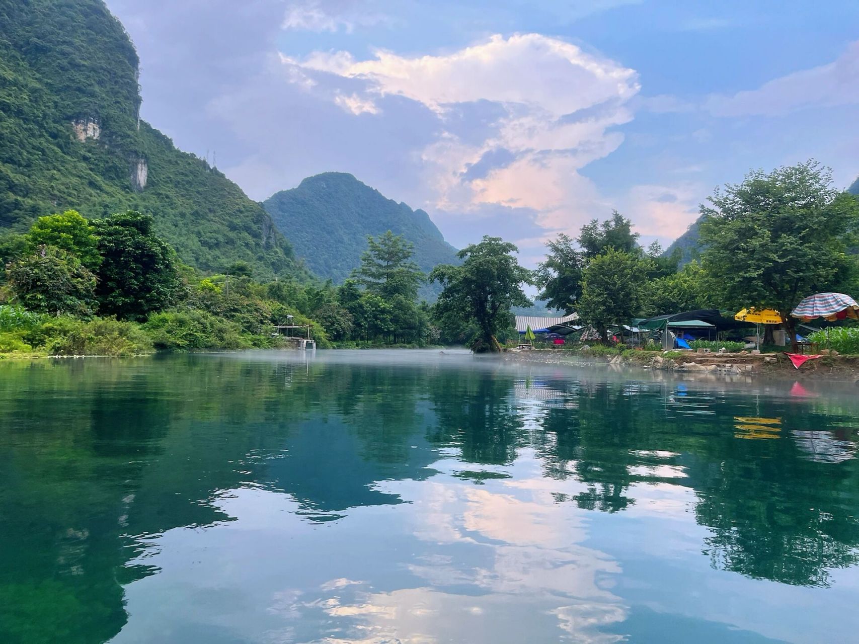 南宁周边游:都安一日行之九顿天窗与桨板 都安玩水一日游的第二站,九
