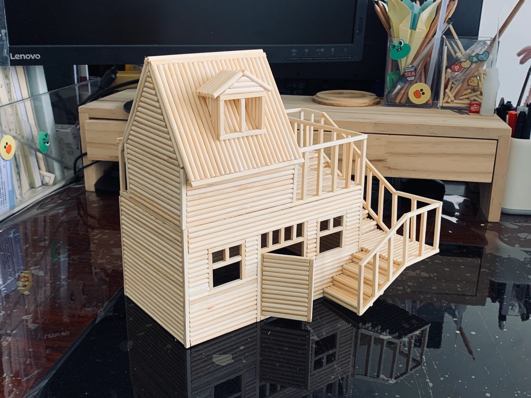 小房子手工92 diy小房子手工 99:胶枪,502,圆木棍,正方形木棍