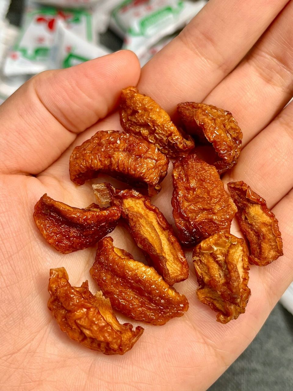 酸酸的好上头! 这沙果干是内蒙特产!酸大于甜!好开胃! 配料也干净!