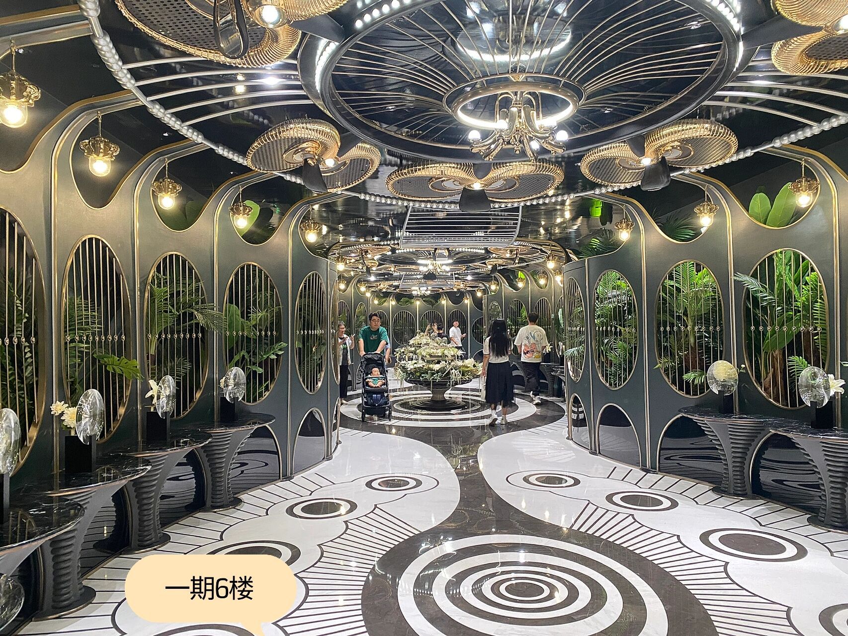 打卡南京德基广场网红厕所  	 1-4张 一期6楼号称800万打造的豪华厕所