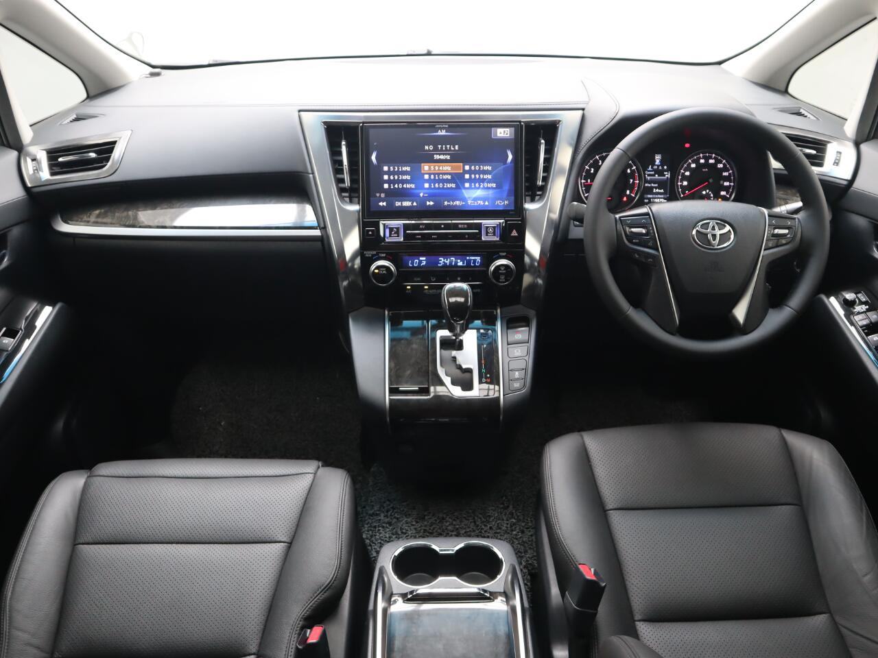 前车主弄了好多东西呀~这价格值得 vellfire