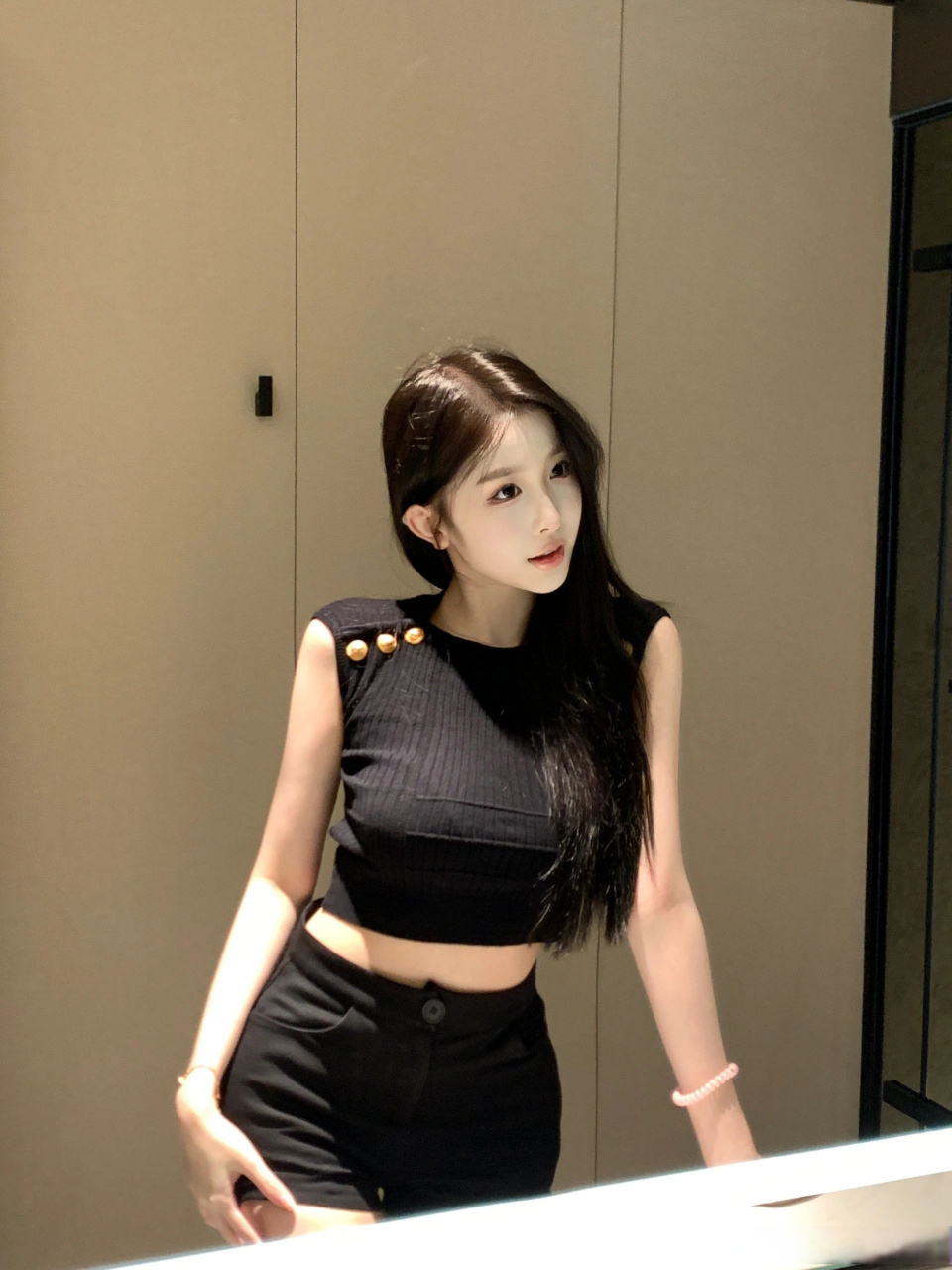 让一让,我的自拍来了  (无锡美女)