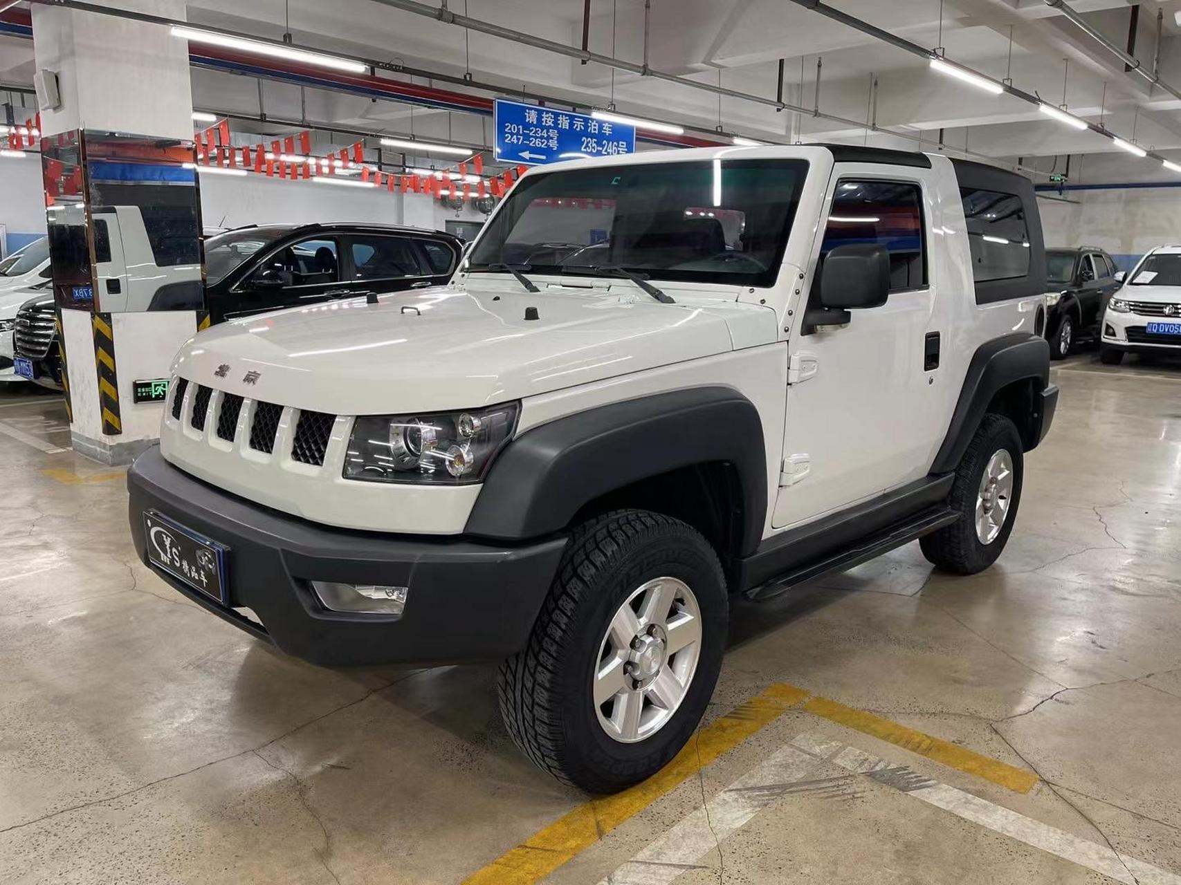 4排量 四驱 纯素车 两门四座 天窗 大屏导航 倒车影像 全车无锈点