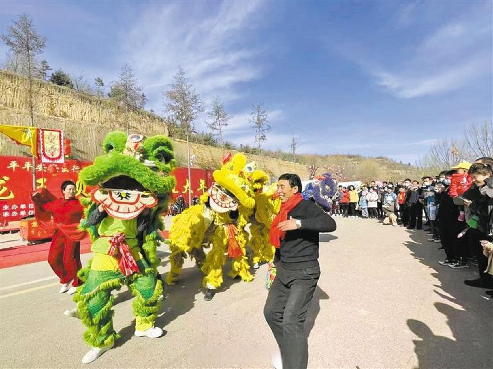 【#宁夏# 龙王坝村:田园野趣好风光】一场雪过后,宁夏的六盘山成了