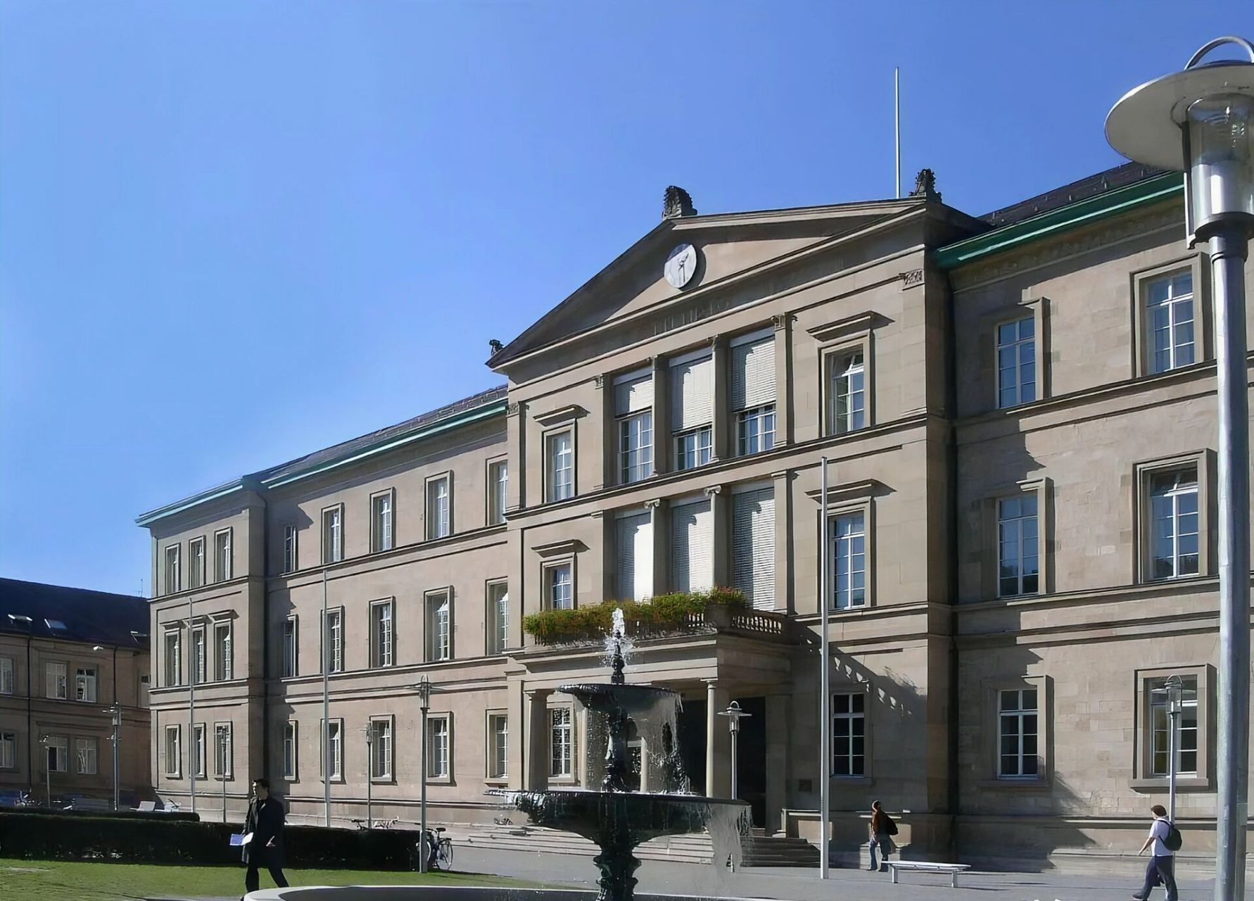 德国慕尼黑工业大学[poi]# 9990 university of munich)成立于