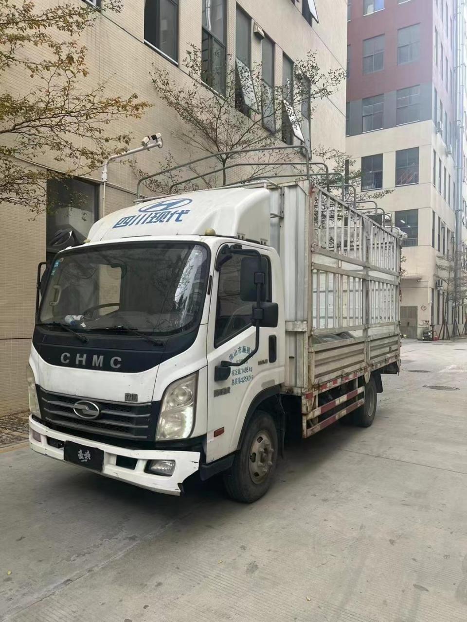 粤e,到期转出:准2019年四川现代南骏牌4米2高栏货车,玉柴中冷增压柴油