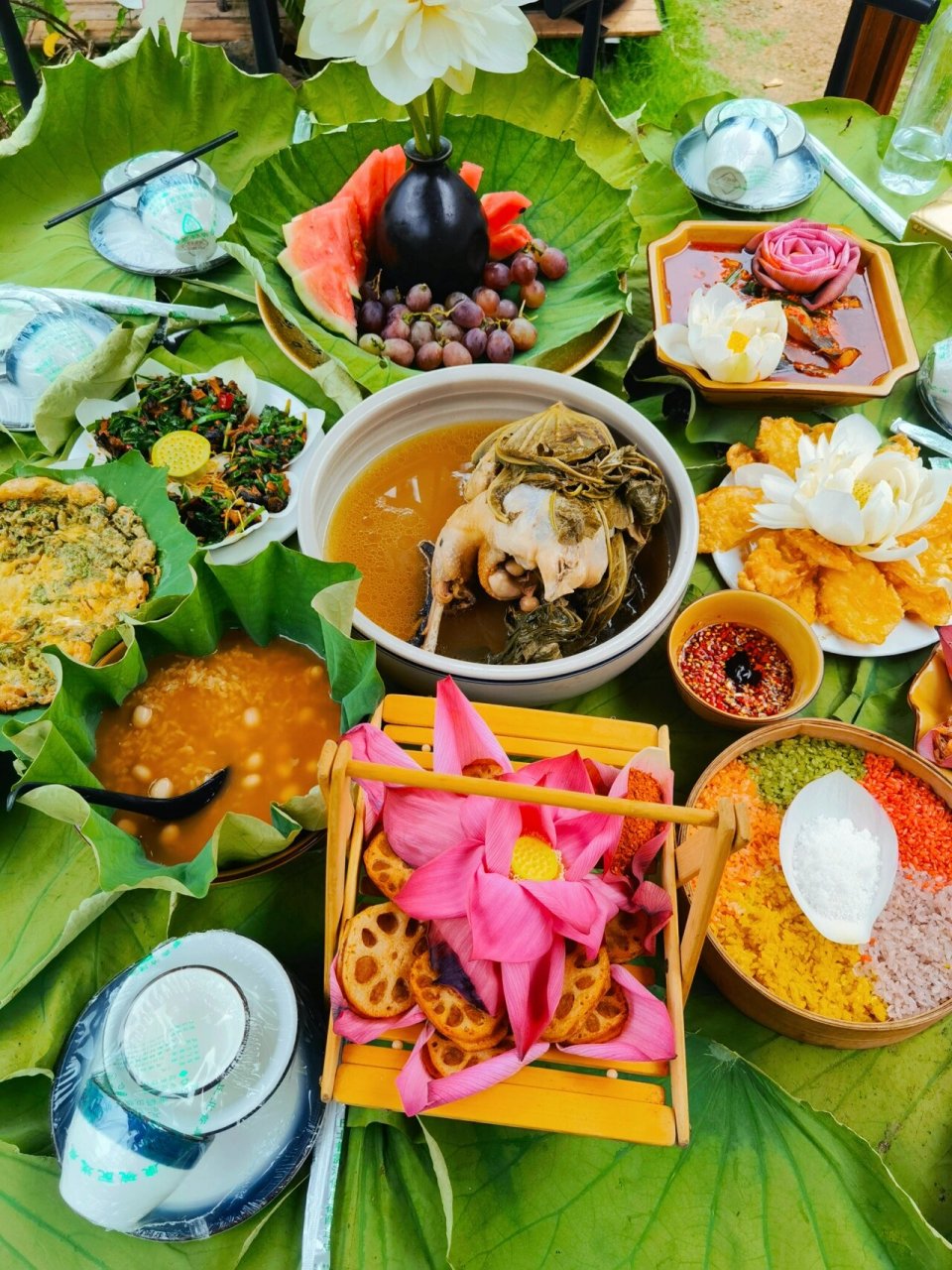 普者黑美食之——荷花宴 云南丘北县的普者黑,万亩荷花吸引着无数游人