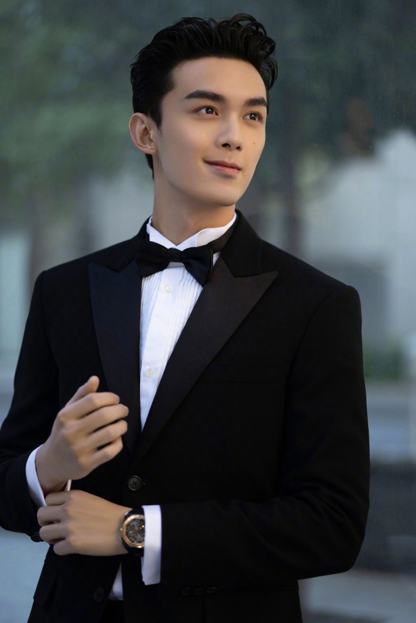 《草木人间》在东京国际电影节举行了全球首映,主演吴磊leo 选择了一