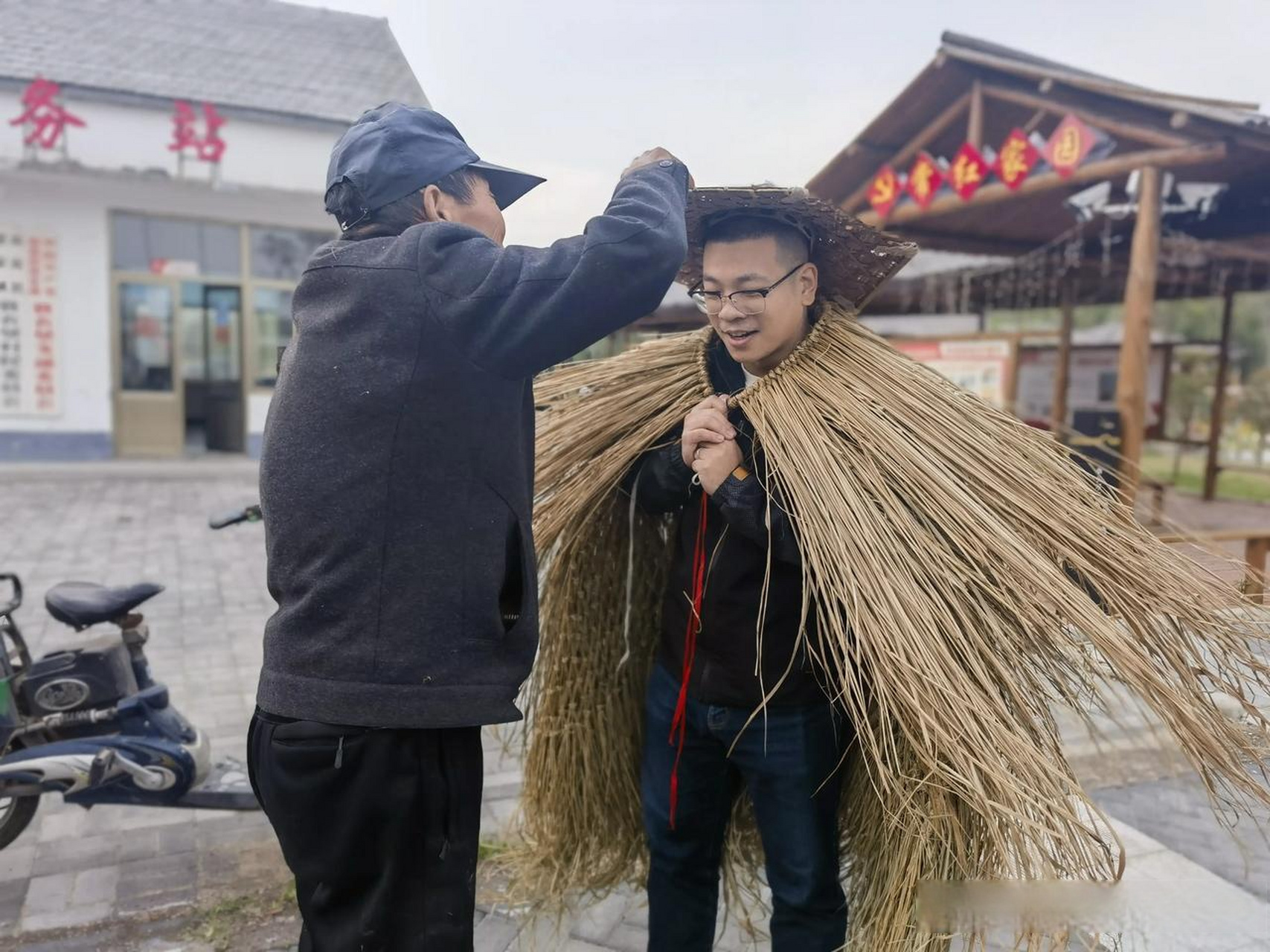 蓑衣是什么做的图片